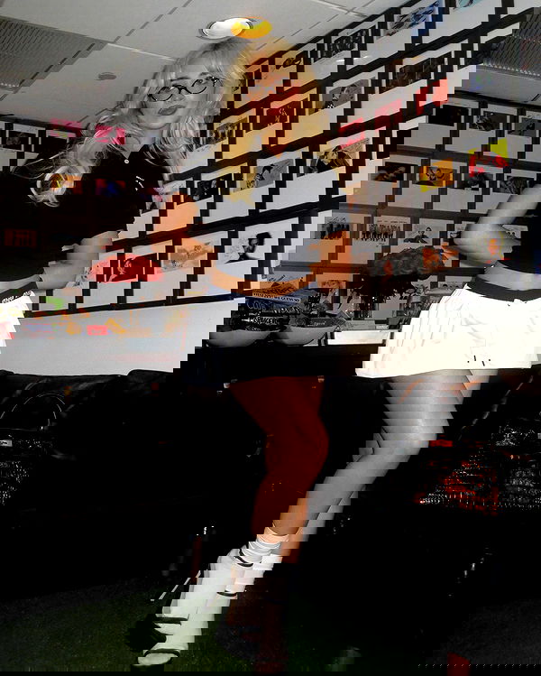 sabrinacarpenter sabrinacarpenter archive image