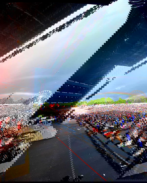 sabrinacarpenter sabrinacarpenter archive image