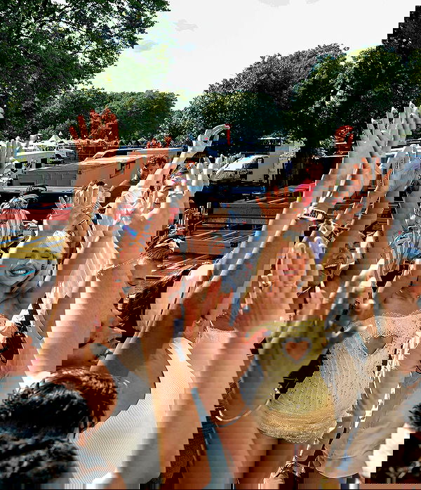 sabrinacarpenter sabrinacarpenter archive image