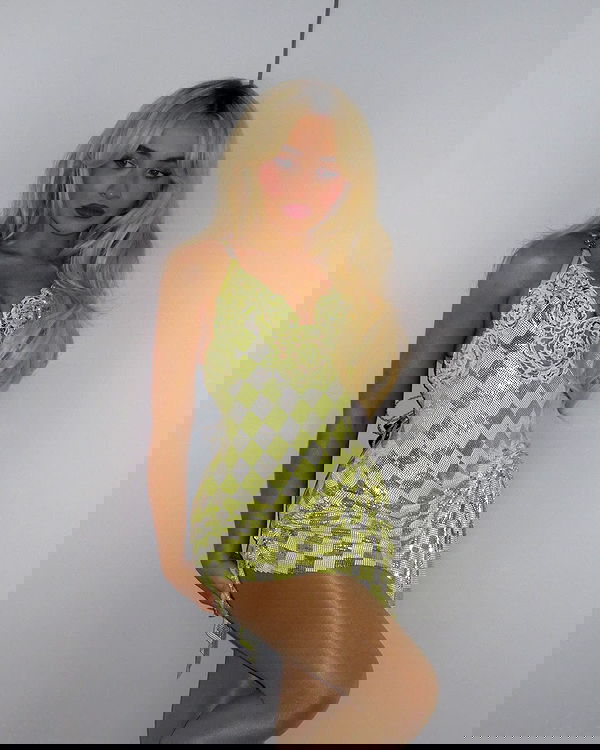 sabrinacarpenter sabrinacarpenter archive image