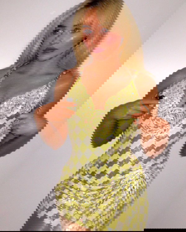 sabrinacarpenter sabrinacarpenter archive image