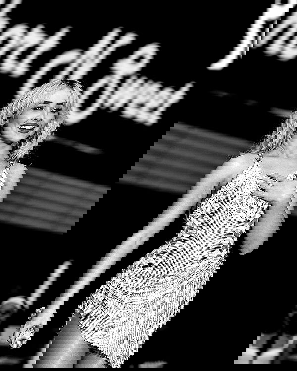 sabrinacarpenter sabrinacarpenter archive image