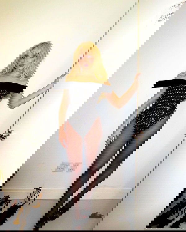 sabrinacarpenter sabrinacarpenter archive image