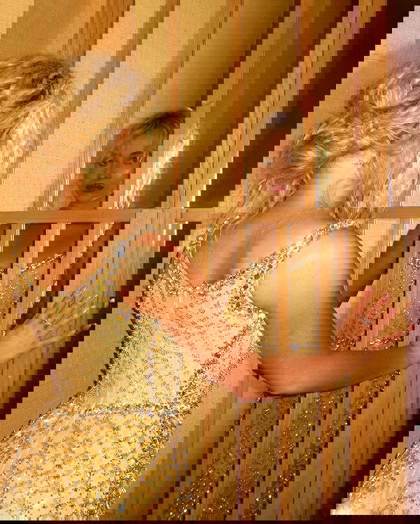 sabrinacarpenter sabrinacarpenter archive image