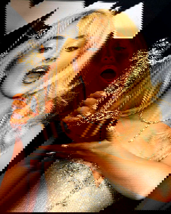 sabrinacarpenter sabrinacarpenter archive image