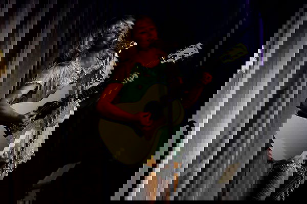 sabrinacarpenter sabrinacarpenter archive image