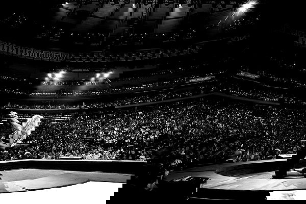 sabrinacarpenter sabrinacarpenter archive image