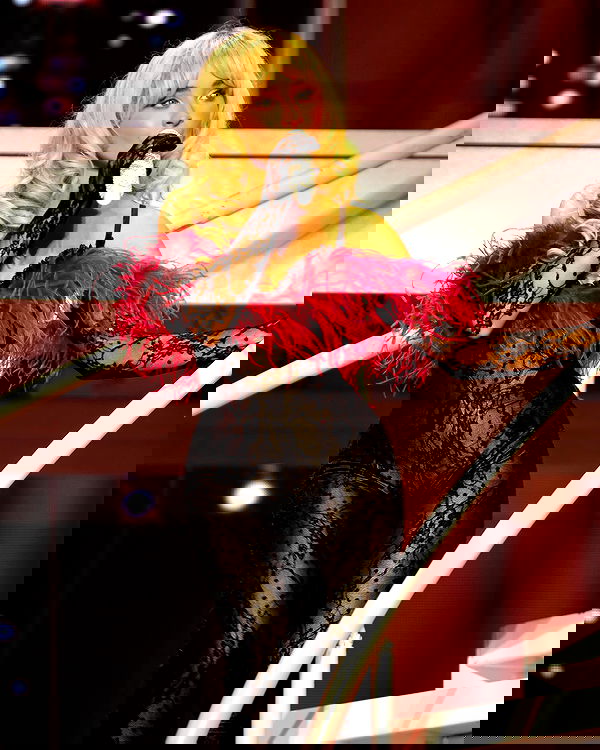 sabrinacarpenter sabrinacarpenter archive image