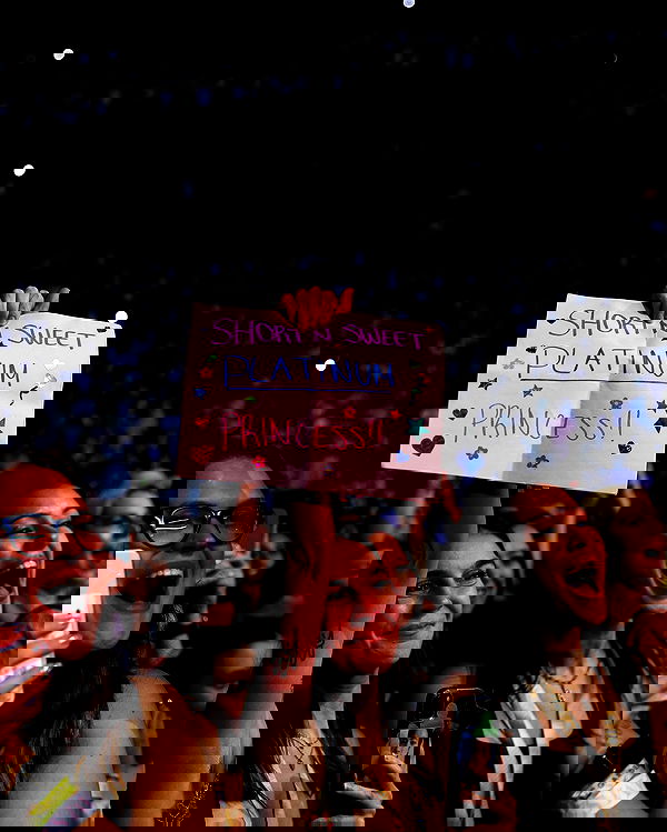 sabrinacarpenter sabrinacarpenter archive image