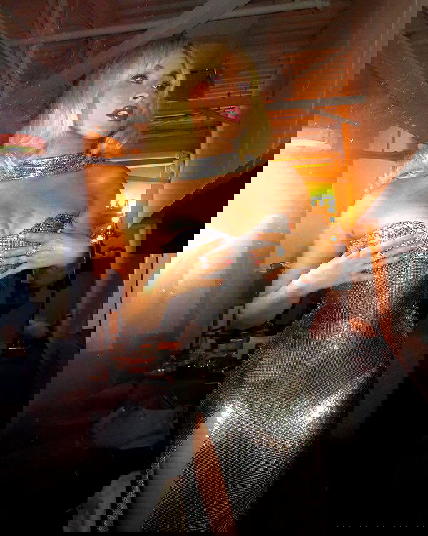 sabrinacarpenter sabrinacarpenter archive image