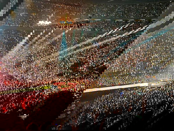 sabrinacarpenter sabrinacarpenter archive image