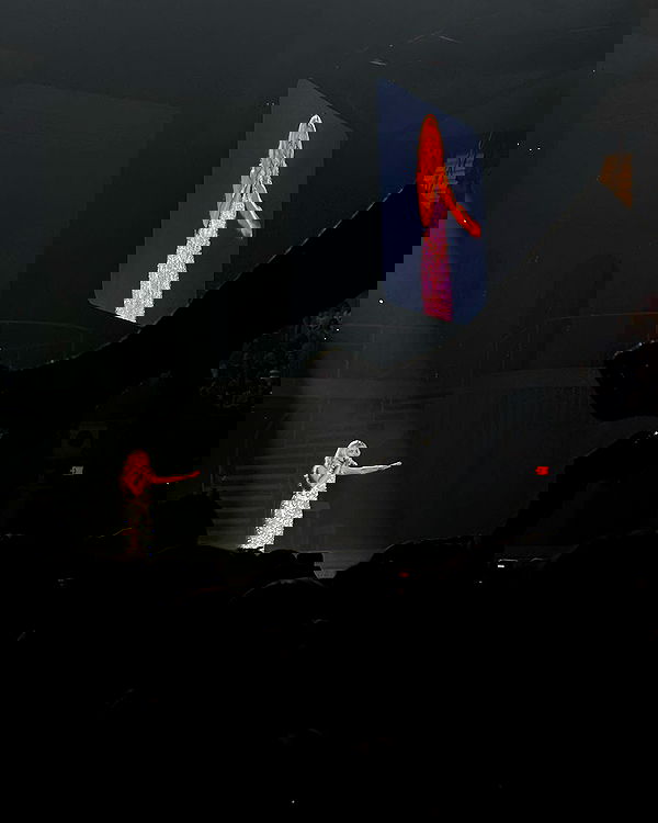 sabrinacarpenter sabrinacarpenter archive image