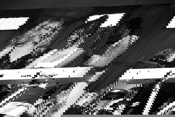 sabrinacarpenter sabrinacarpenter archive image