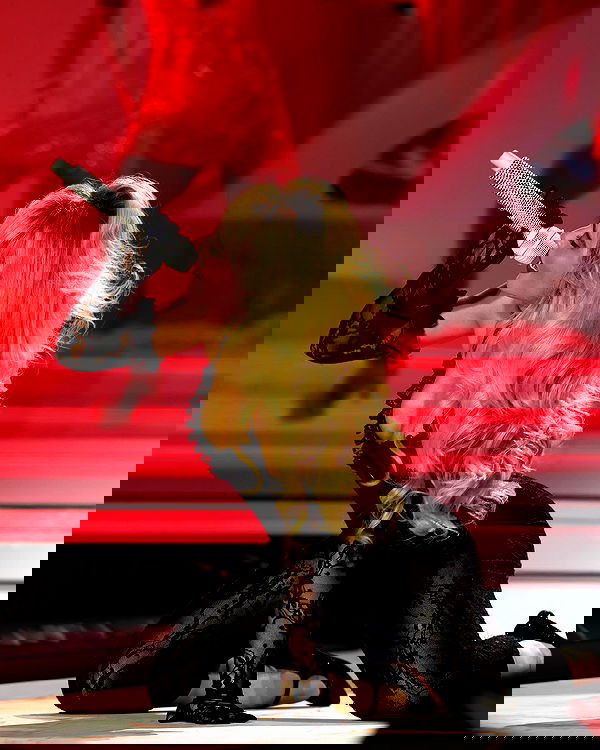 sabrinacarpenter sabrinacarpenter archive image