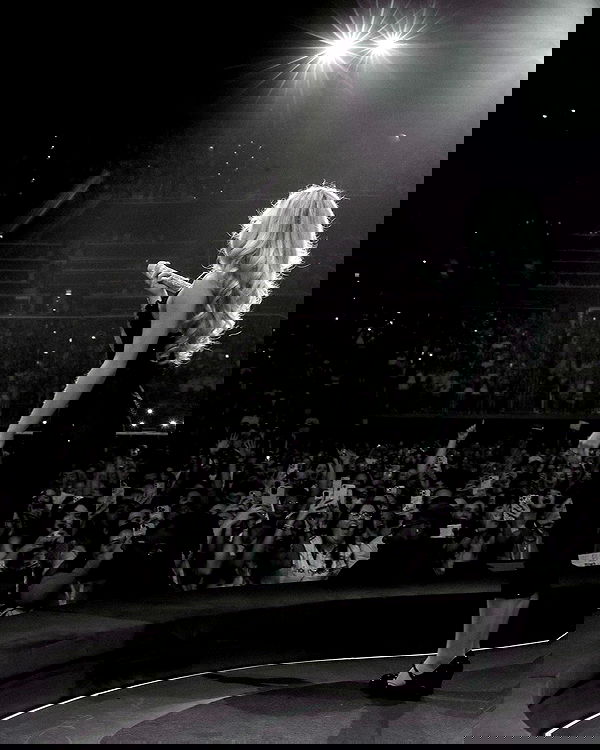 sabrinacarpenter sabrinacarpenter archive image