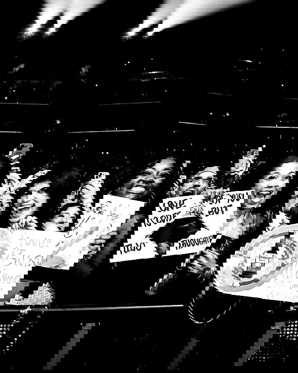 sabrinacarpenter sabrinacarpenter archive image