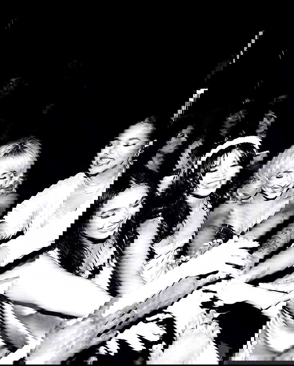 sabrinacarpenter sabrinacarpenter archive image