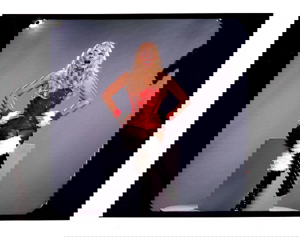 sabrinacarpenter sabrinacarpenter archive image