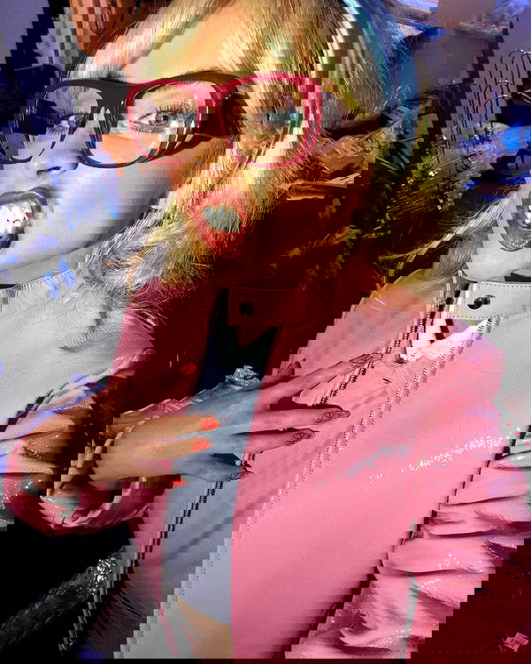 sabrinacarpenter sabrinacarpenter archive image