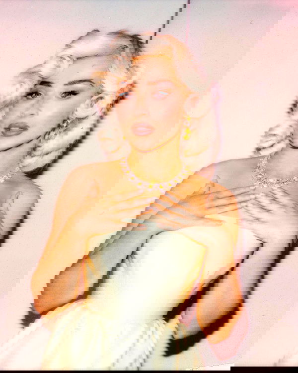 sabrinacarpenter sabrinacarpenter archive image