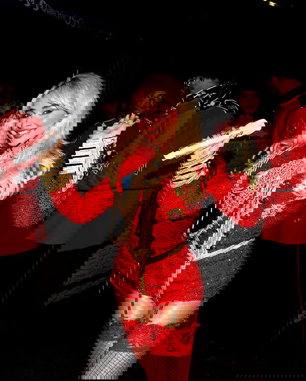 sabrinacarpenter sabrinacarpenter archive image