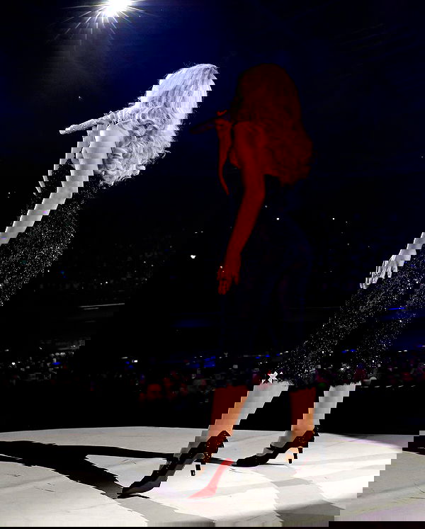 sabrinacarpenter sabrinacarpenter archive image