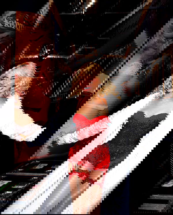 sabrinacarpenter sabrinacarpenter archive image