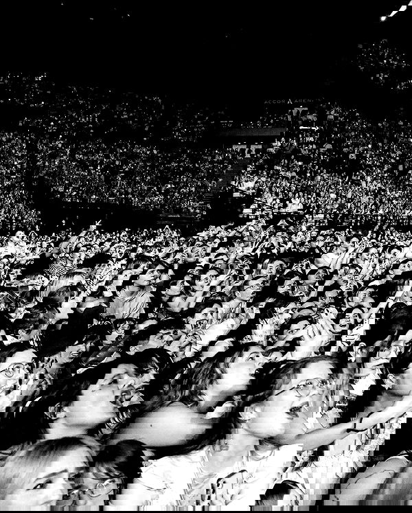 sabrinacarpenter sabrinacarpenter archive image