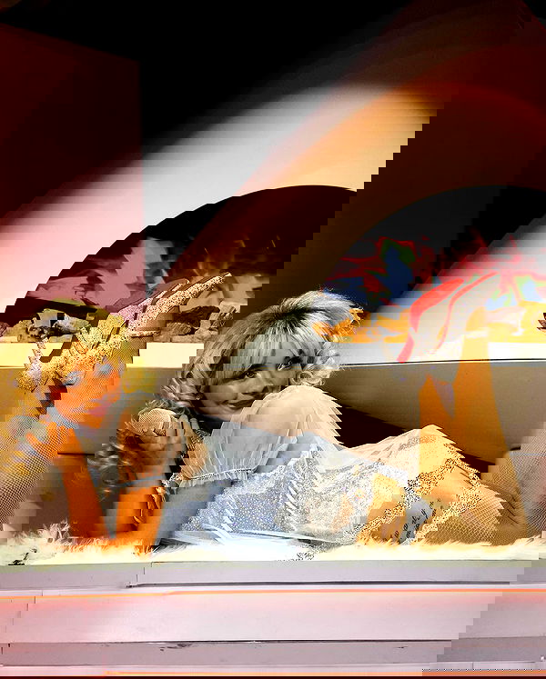 sabrinacarpenter sabrinacarpenter archive image