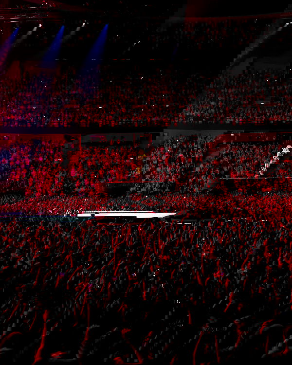 sabrinacarpenter sabrinacarpenter archive image