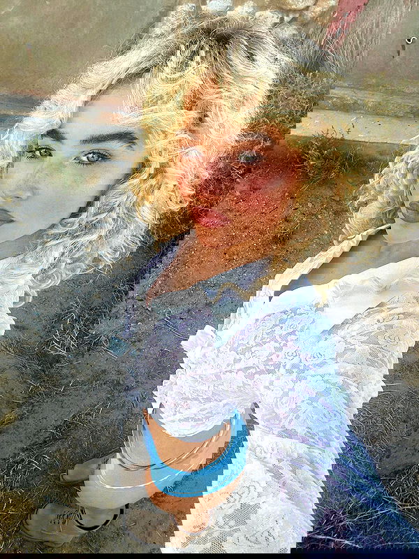 sabrinacarpenter sabrinacarpenter archive image