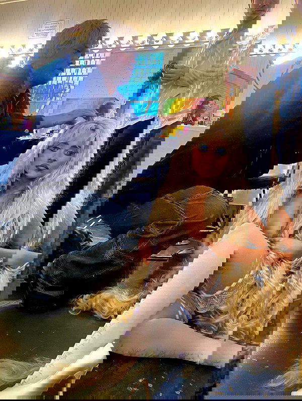 sabrinacarpenter sabrinacarpenter archive image