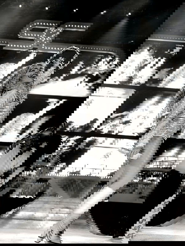 sabrinacarpenter sabrinacarpenter archive image