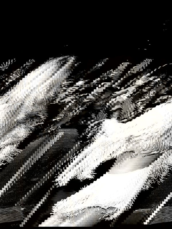 sabrinacarpenter sabrinacarpenter archive image