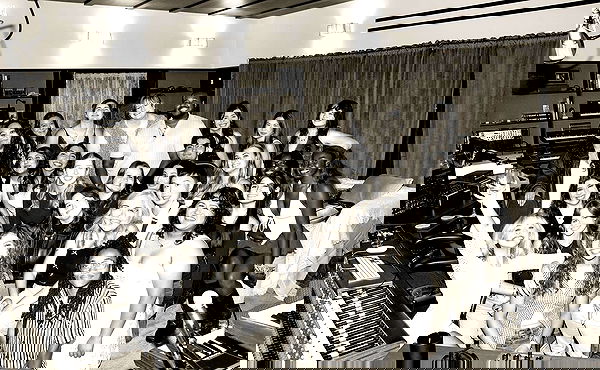 sabrinacarpenter sabrinacarpenter archive image