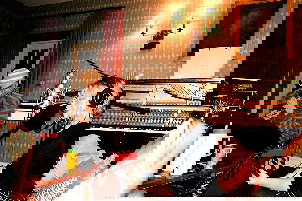 sabrinacarpenter sabrinacarpenter archive image