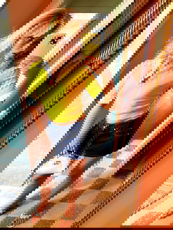 sabrinacarpenter sabrinacarpenter archive image