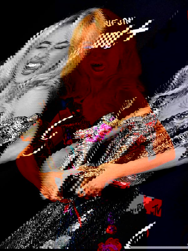 sabrinacarpenter sabrinacarpenter archive image