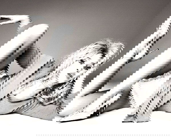 sabrinacarpenter sabrinacarpenter archive image