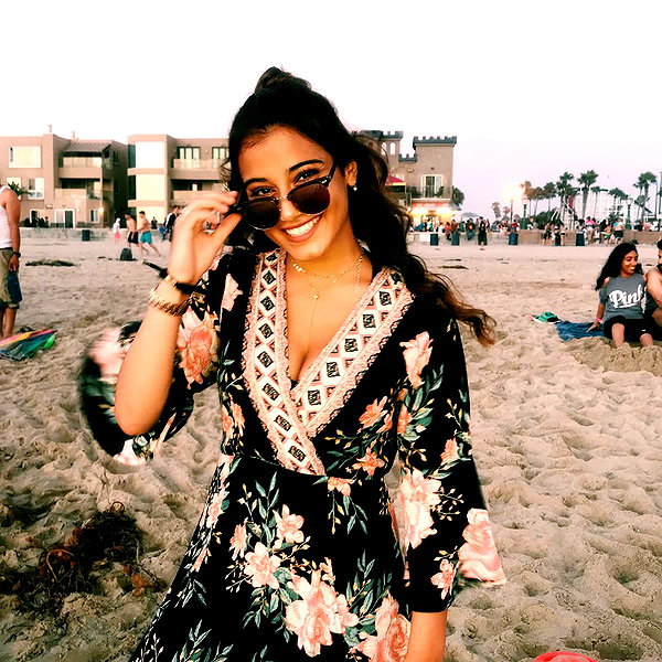 sarasaffari__ instagram image archive image
