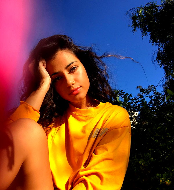 sarasaffari__ instagram image archive image