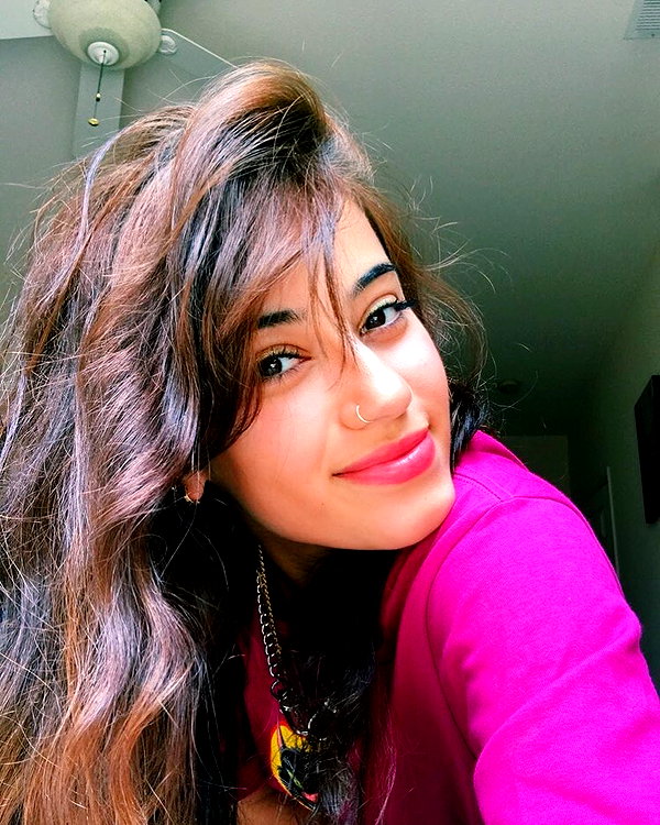 sarasaffari__ instagram image archive image