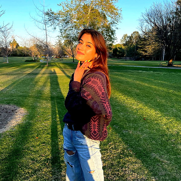 sarasaffari__ instagram image archive image