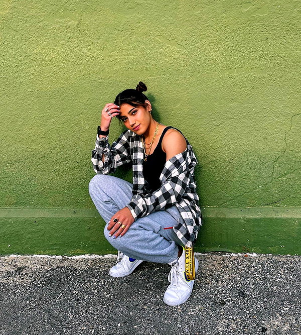 sarasaffari__ instagram image archive image