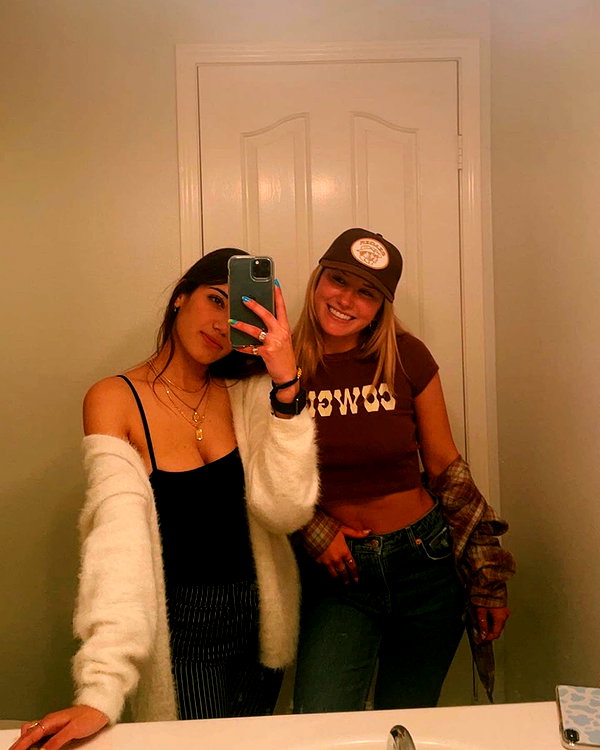 sarasaffari__ instagram image archive image