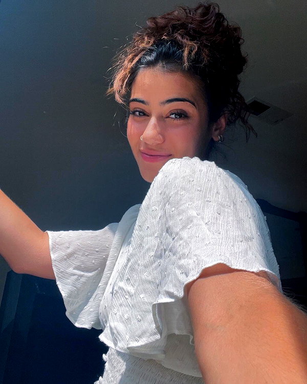 sarasaffari__ instagram image archive image