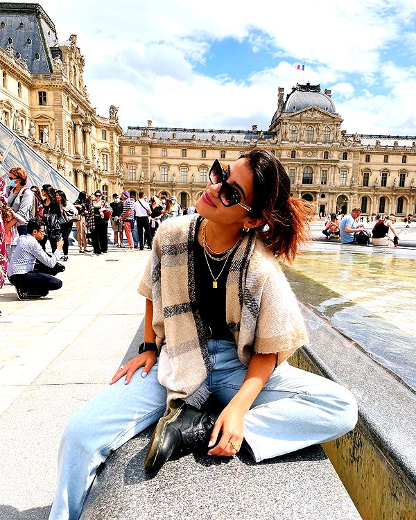 sarasaffari__ instagram image archive image