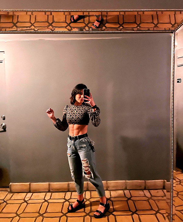 sarasaffari__ instagram image archive image