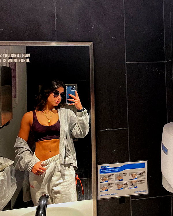 sarasaffari__ instagram image archive image