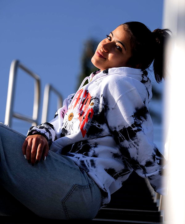 sarasaffari__ instagram image archive image